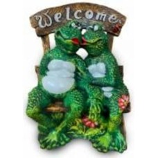 Скульптура садовая Наша Кераміка Жабы на лавке Welcome