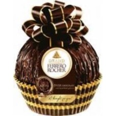 Шоколадный шар Ferrero Rocher Dark сюрприз 125 г